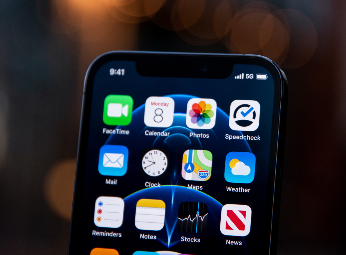 普陀苹果手机维修分享为什么 iPhone 12 在冬季会自动关机 